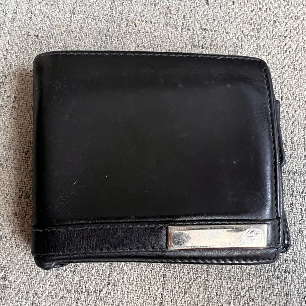 Gucci Black Leather Bifold wallet